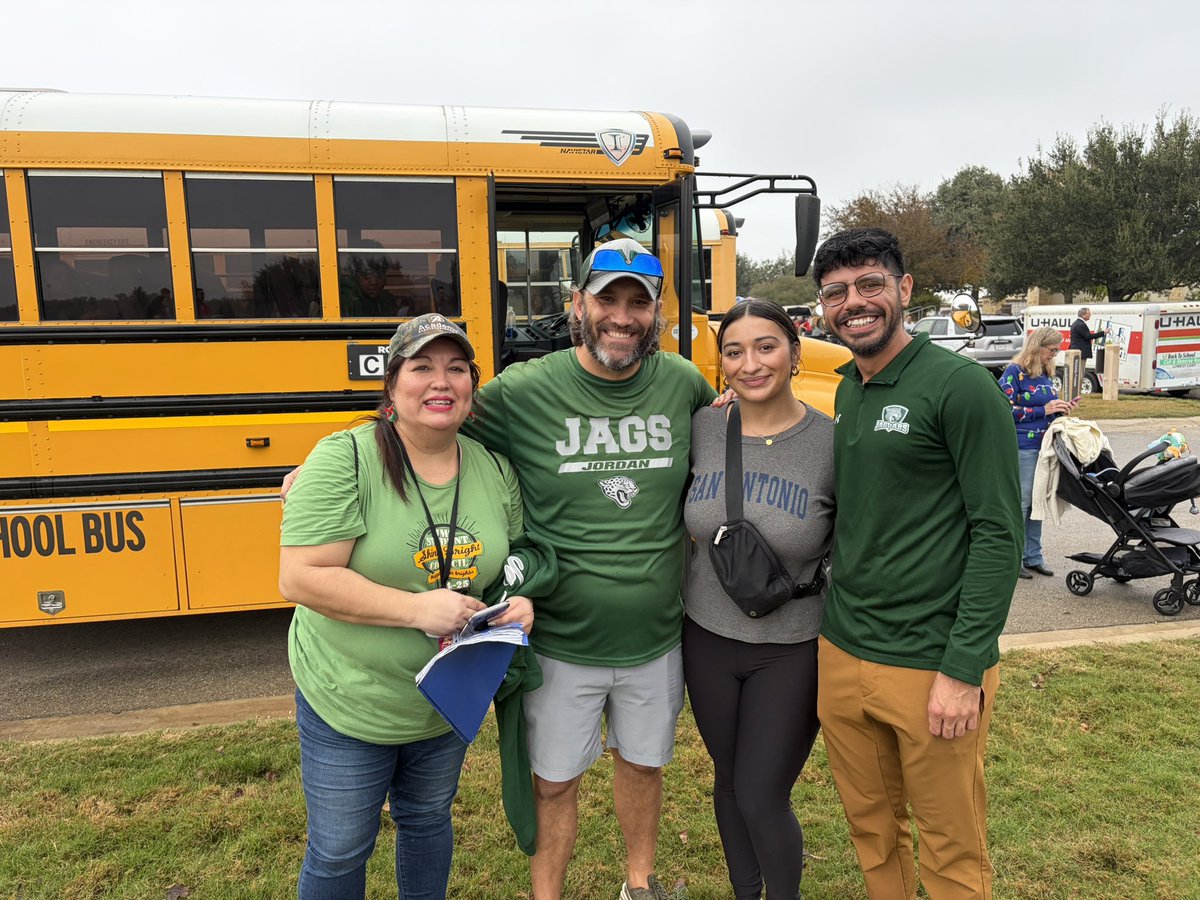 Ms. Navarro tweet media