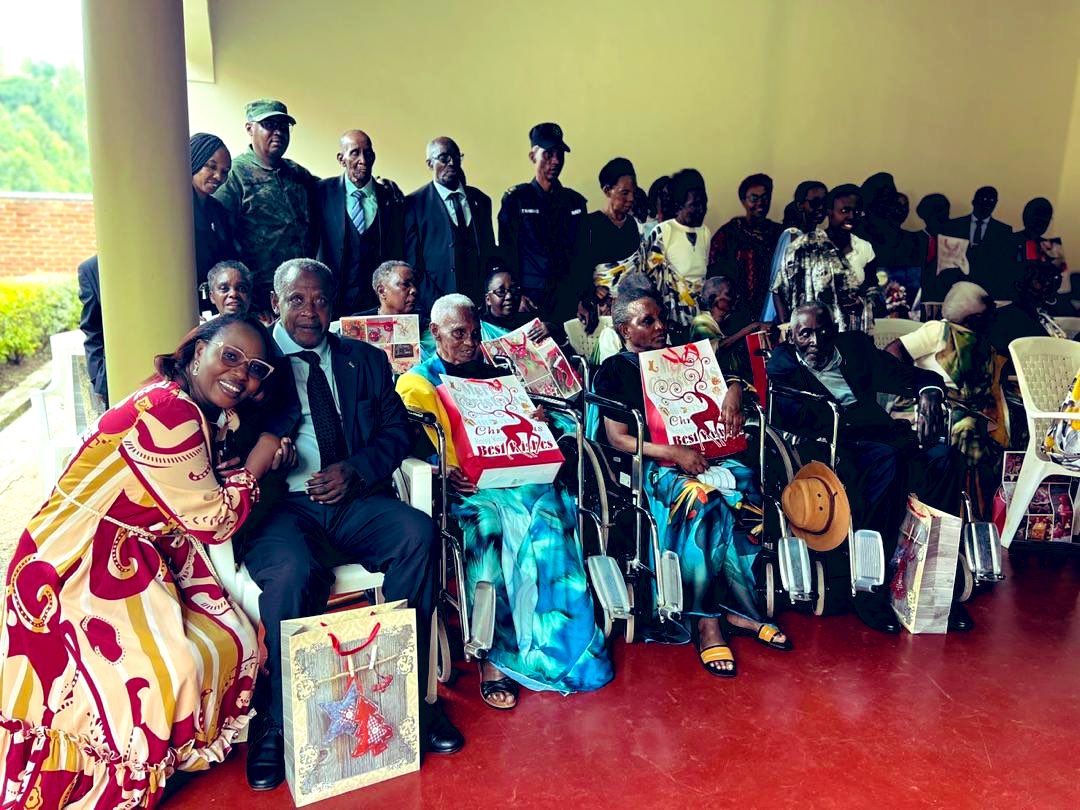 Unity Club tweet media