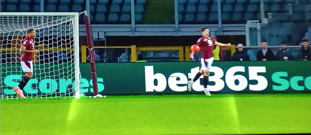 Se non è rigore questo! 
#bovini 💩

#TORCRE