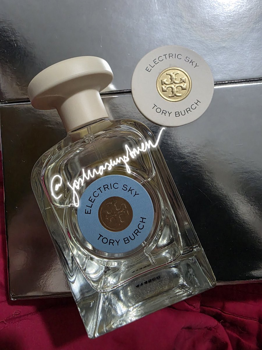 wts lfb ph (not kpop related)

tory burch electric sky 90ml edp
- 5.5k, onhand
- 100% authentic
- w/o box, but bottle still unopened
- 05/2028 expiry
- free 1.5ml decants (diff scents)

dm if interested :>