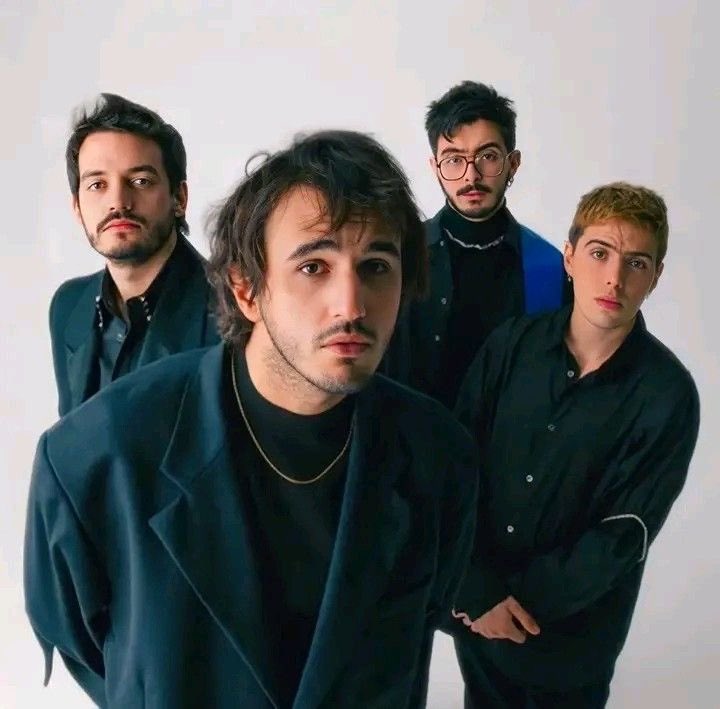 villamilfifa's tweet image. Isaza una vez dijo: “No me imagino estar haciendo esto con nadie distinto a ustedes tres”. Y yo no me imagino apoyando otra banda distinta a ellos 4.

Feliz aniversario a la mejor banda de latinoamérica 🫶🏻