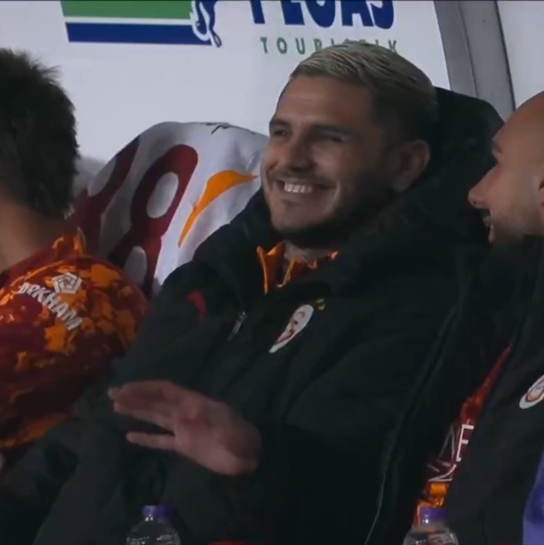 Yüzü gülünce biz de gülüyoruz