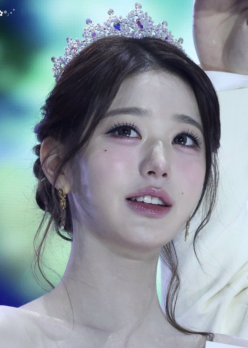 Wonyoung’s beauty 👸🏻