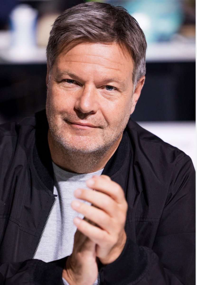 🏆SO SEHEN SIEGER AUS!🏆

Habeck hatte mit Allem recht. 
#Heizungsgesetz #ErneuerbareEnergien