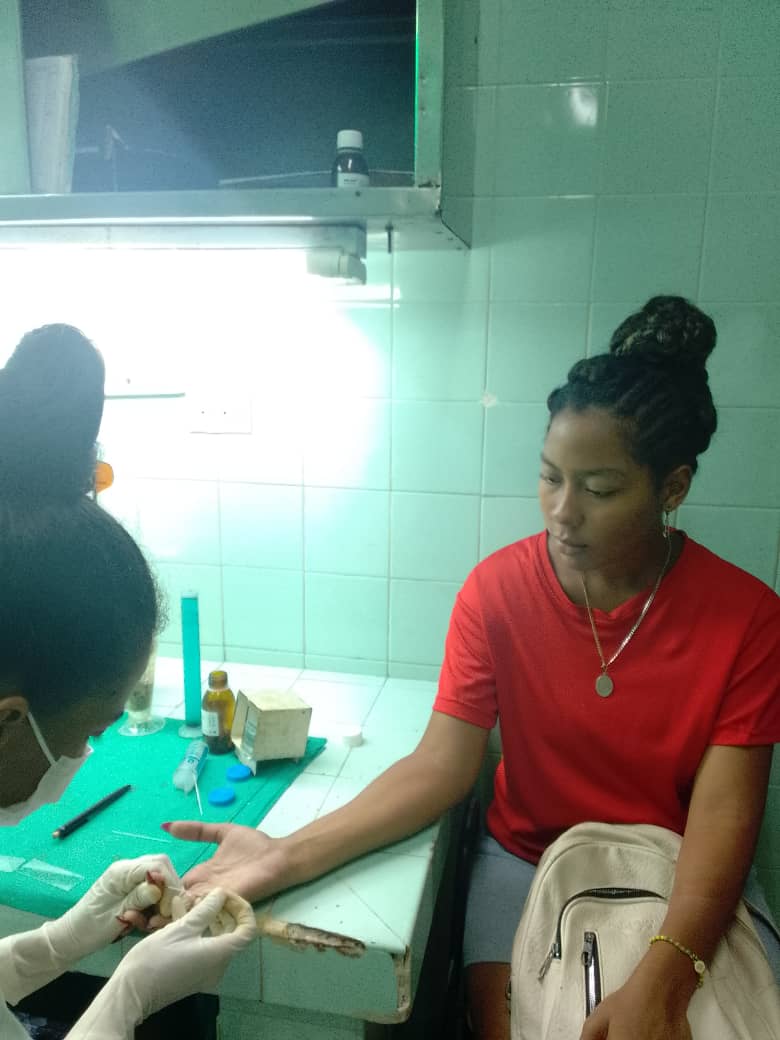 🇨🇺 En el marco de las actividades por el #52Aniversario de la <a href="/FGR_Cuba/">Fiscalía de Cuba</a>, participamos en una jornada del donante voluntario.

❤️🩸Desde gotas solidarias de sangre, la #FiscalíaCubana suma vidas a quienes hoy pudieran estar librando una lucha de supervivencia.

#CubaPorLaVida