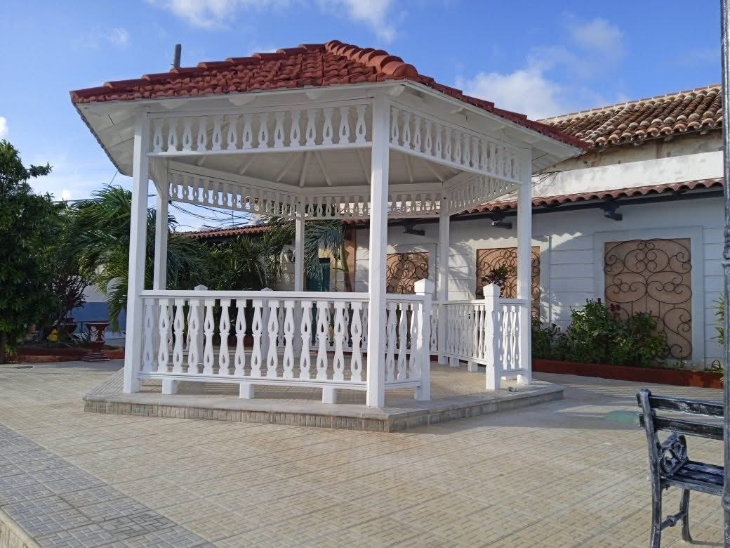 🌊✨ ¡Este 13 de diciembre reabrimos nuestras puertas! ✨🌊
El Restaurante Río de Mares &amp; Club Náutico vuelve a latir en el corazón de Gibara para regalarte una experiencia única entre sabores, mar y buena energía.