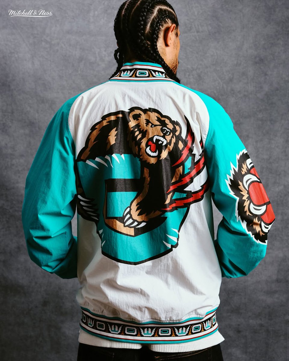 JustFreshKicks's tweet photo. Mitchell &amp; Ness NBA Warm Ups 🏀

https://t.co/mvrgbSDaqb https://t.co/VERGYzHfch