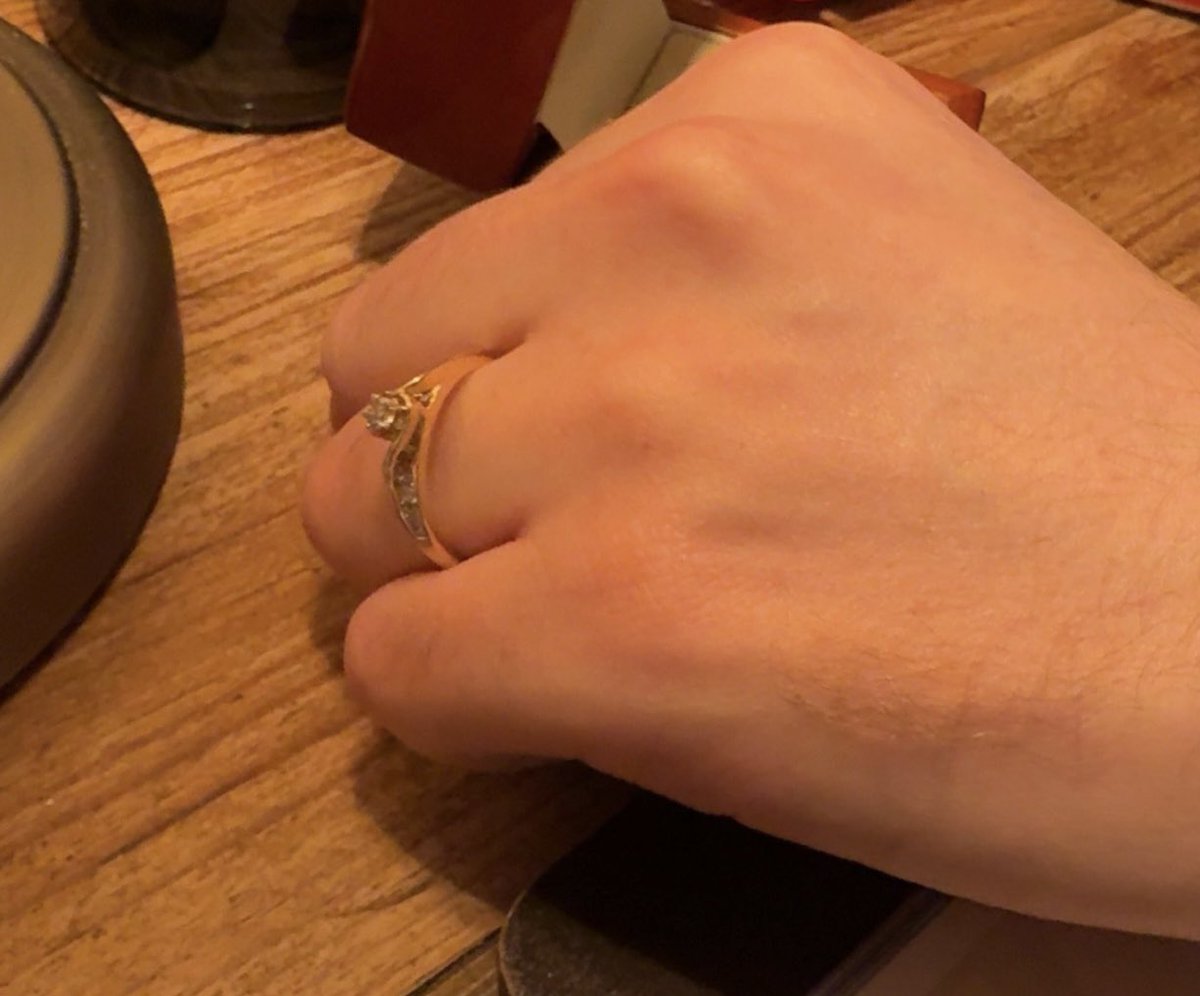 s30k__'s tweet image. oomfed a lil too close to the sun methinks