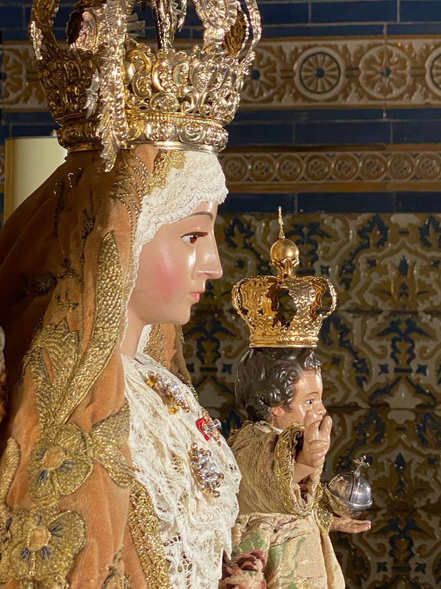 «María fue bienaventurada, porque, antes de dar a luz a su maestro, lo llevó en su seno» (San Agustín de Hipona)

Hoy sábado saludamos a la Santísima Virgen.

#TDSCofrade #GloriasSevilla25 #PradoSev