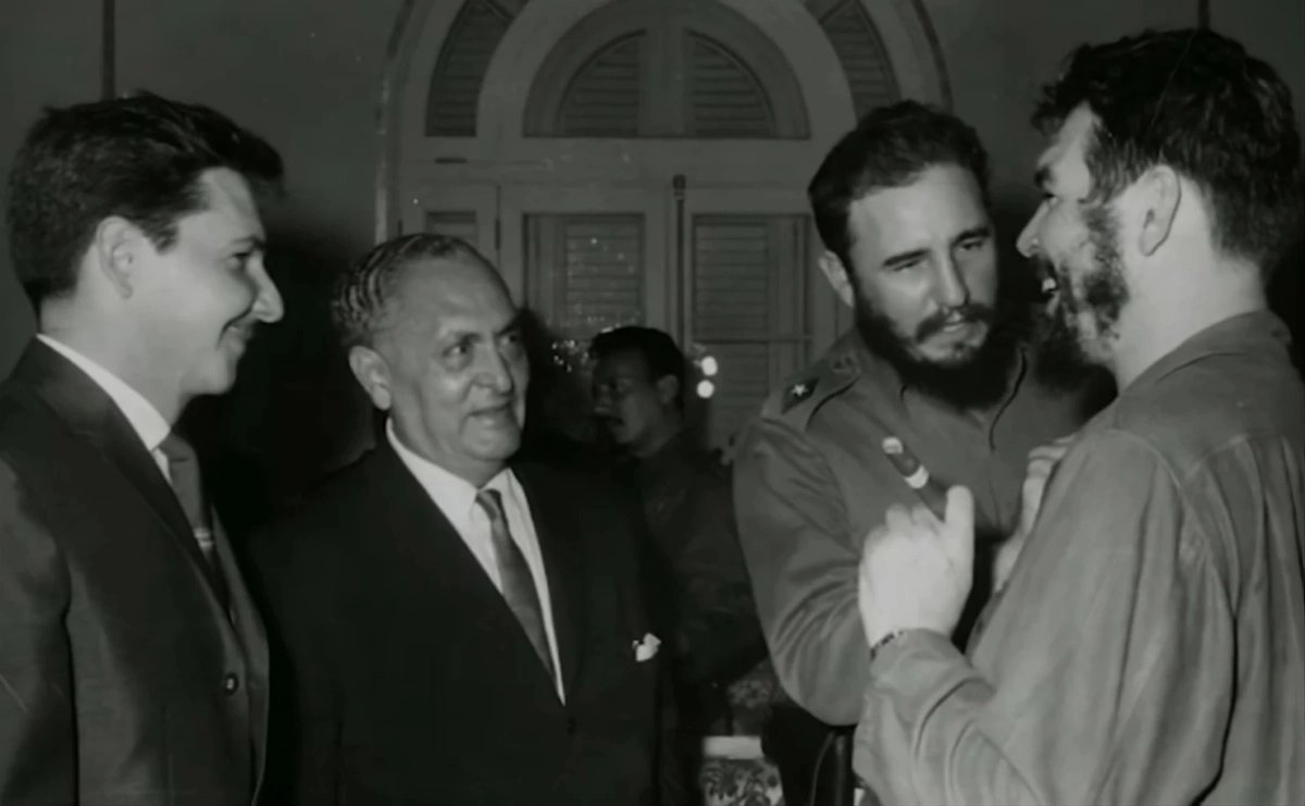 EmbaCuMex's tweet photo. Noticias que unen a Cuba y México:

🏆 @GaelGarciaB recibe el Coral de Honor en el Festival de Cine Latinoamericano de La Habana

🎥Estreno del documental "Gilberto Bosques, el cónsul de la vida", de Miguel Díaz Reynoso.

El arte celebra nuestra historia compartida. ¡Felicidades! https://t.co/08fjuJAOFC