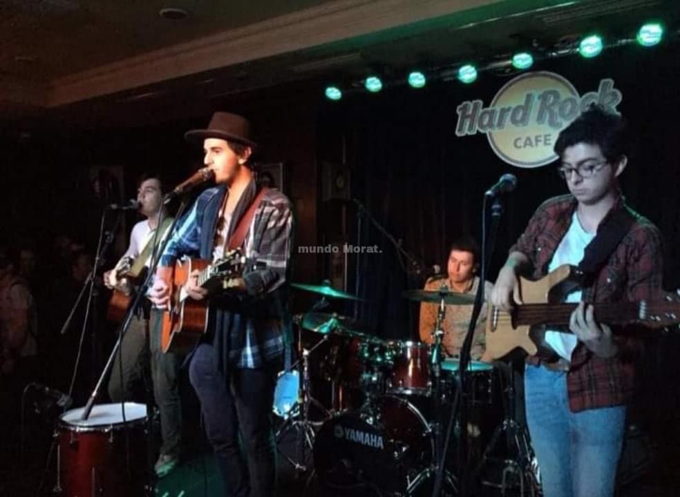 villaxjos's tweet image. one day                                              day one