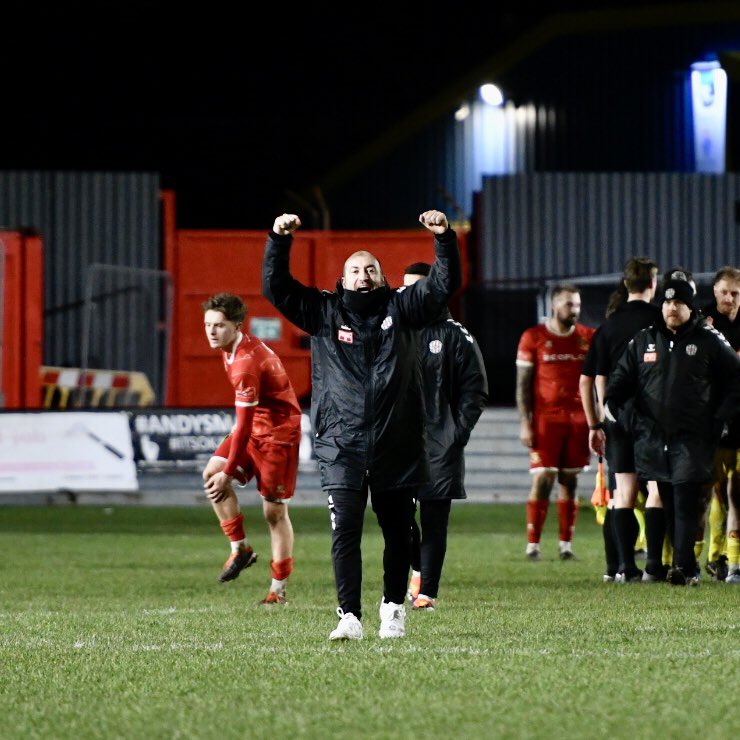 StanSnaps's tweet image. On the whistles from an amazing @Heatonstan awayday. The lads were brilliant and the win thoroughly deserved. What a team. What a club