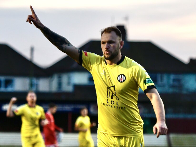 StanSnaps's tweet image. On the whistles from an amazing @Heatonstan awayday. The lads were brilliant and the win thoroughly deserved. What a team. What a club