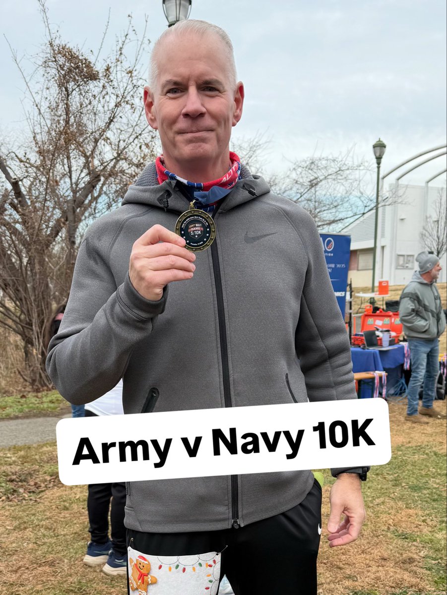 Delta06Running's tweet image. Ran a little 10K this morning and managed 3rd in my age group - which, honestly, was great considering I was in no mood to run fast today. Anywho, GO NAVY! 🇺🇸

#delta06running #myrunningpartnerisbetterthanyours #fallrunning #bishopsevents