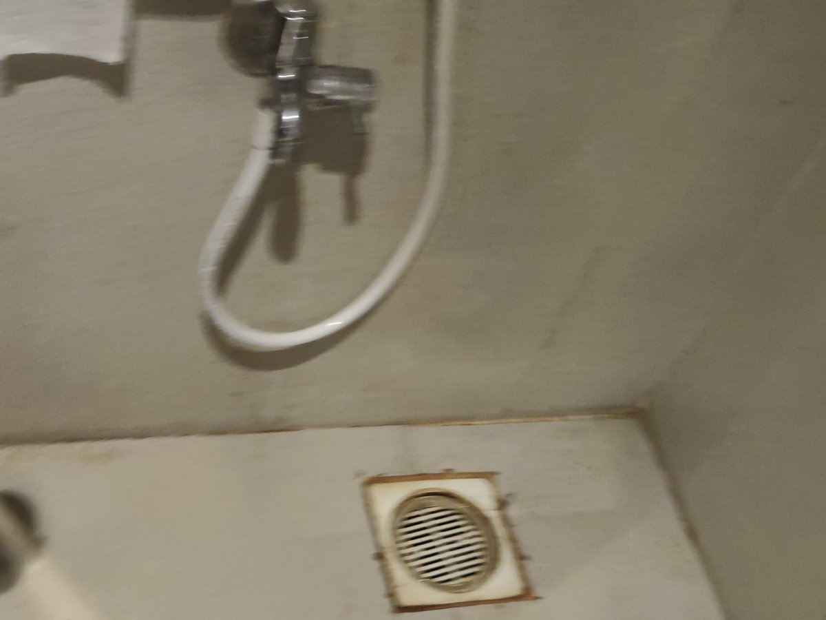 RohitWaje's tweet photo. @Vits_Hotels @Cleartrip I booked your hotel in dapoli 'VITS Excellensea' just looking at vits brand name, considering my past experience. This is one of the worst hotel I have stayed in. Lift is not serviceable. No hot water in the bathroom. Hotel infra is poorly maintained. https://t.co/Ecnd2UCsnY