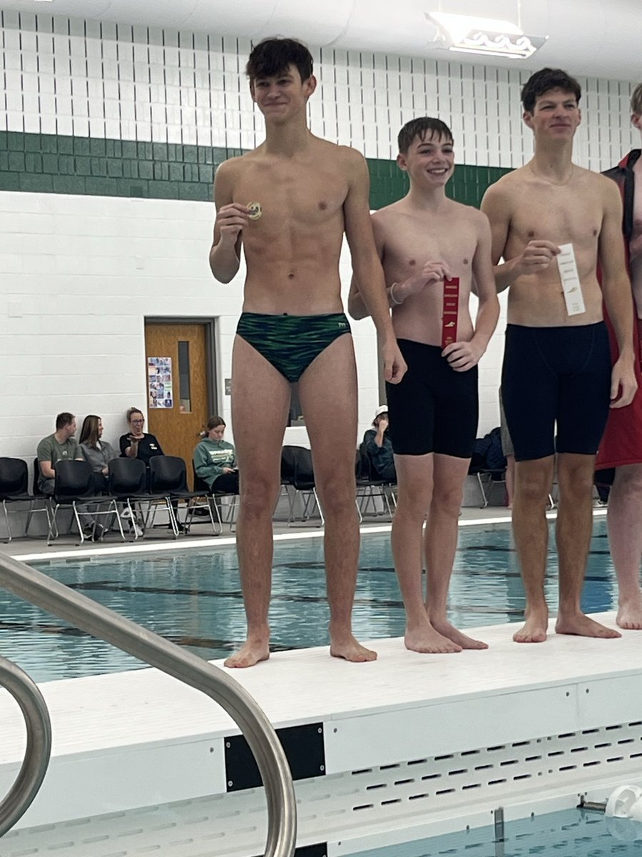 ENSwimandDive's tweet photo. 2025 Wawasee invitational Diving CHAMPION Easton Cole with a new 6 dive personal best of 171.35 https://t.co/CKFId7d09I