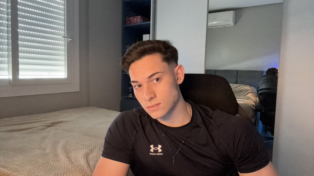 F4T Slowlyy tweet media