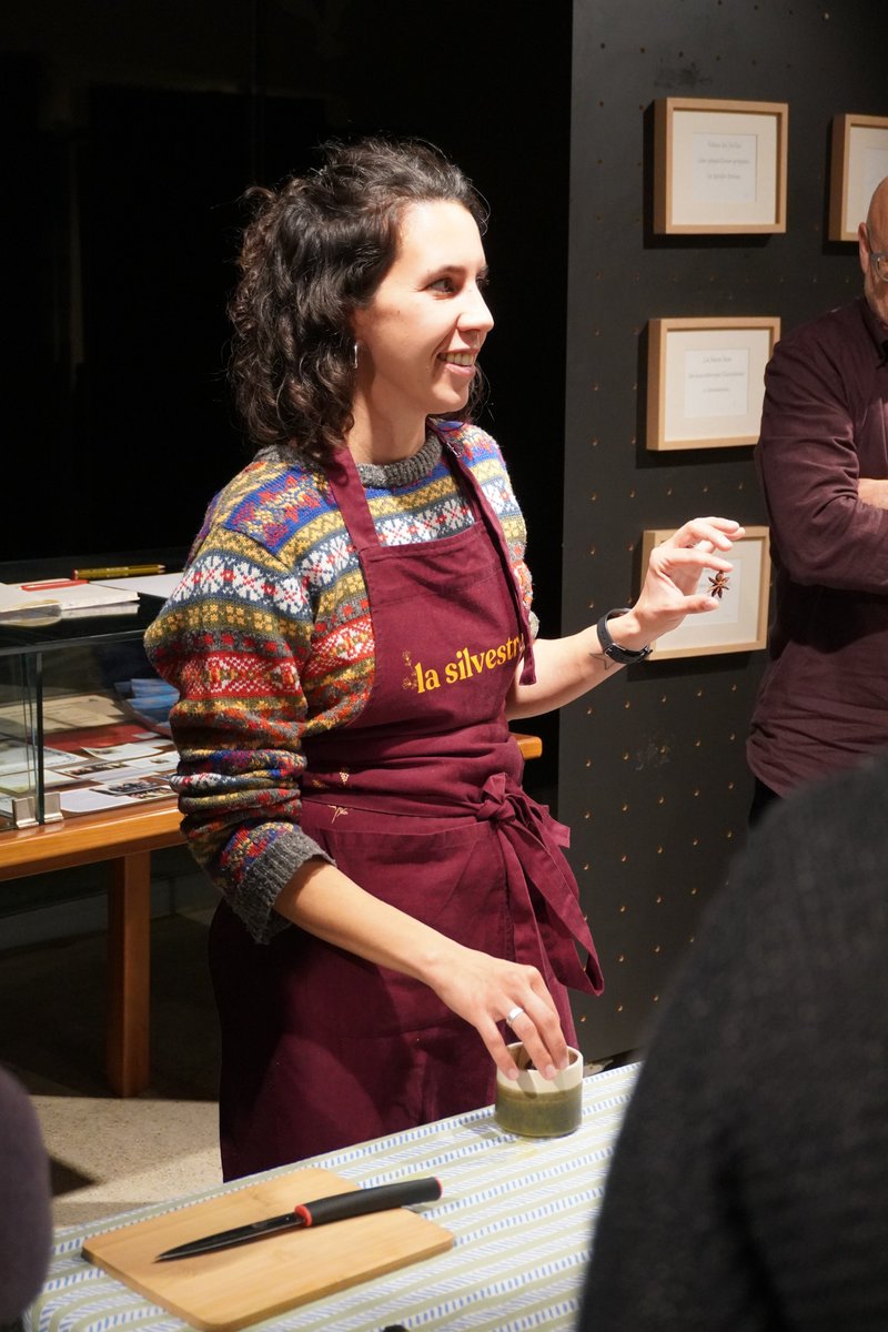 CanTronaCCN's tweet photo. ✨El taller d’espelmes naturals amb la Laura Sitjà del projecte La Silvestre va ser tot un èxit!

🐝Cera d’abella, oli vegetal, blauet i anís estrellat van ser alguns dels ingredients que vam utilitzar per elaborar-les!

Merci a totes les persones que ens hi vau acompanyar! 😊 https://t.co/tlIBx9c5Tw