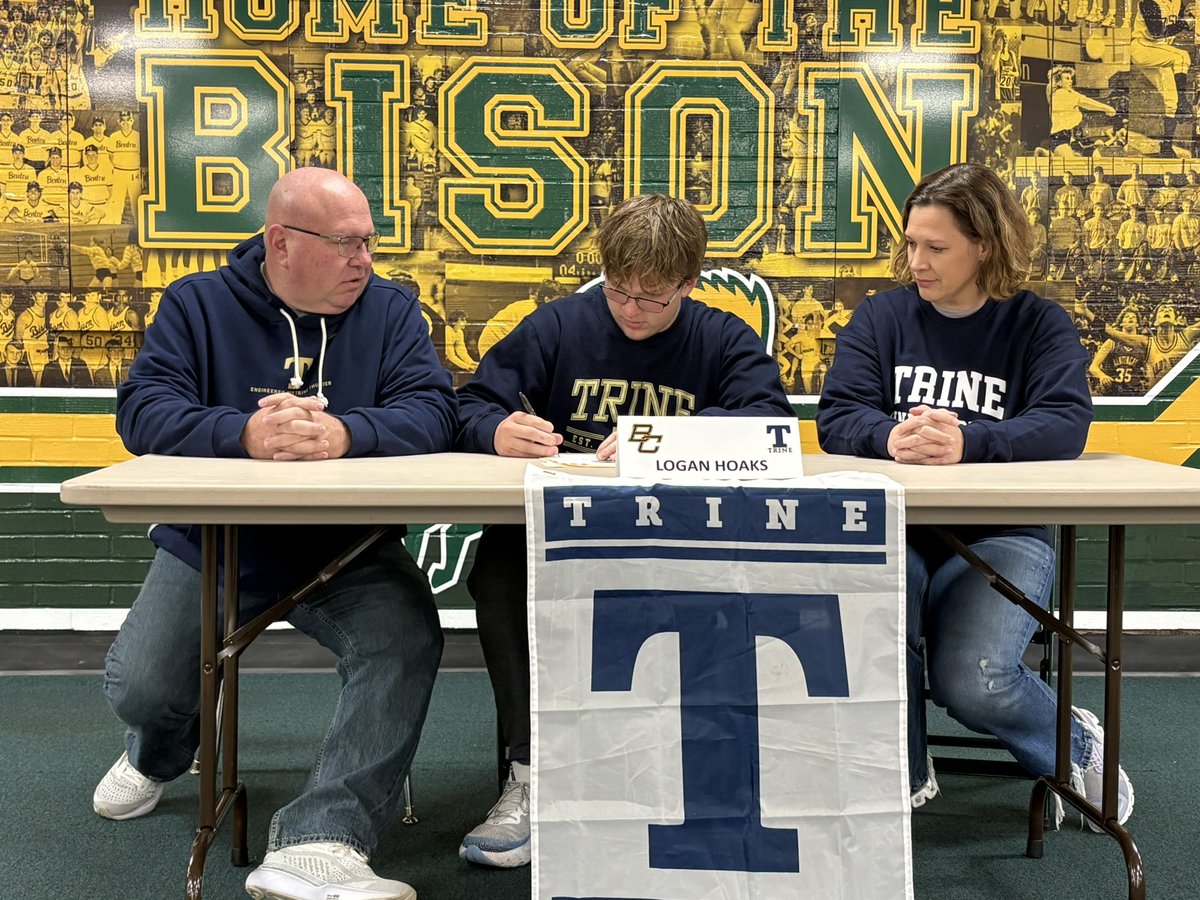 BC_BisonAD's tweet photo. Congratulations to Logan Hoaks on his recent signing with Trine University to continue his football and academic career. https://t.co/qBPUkmsUG4