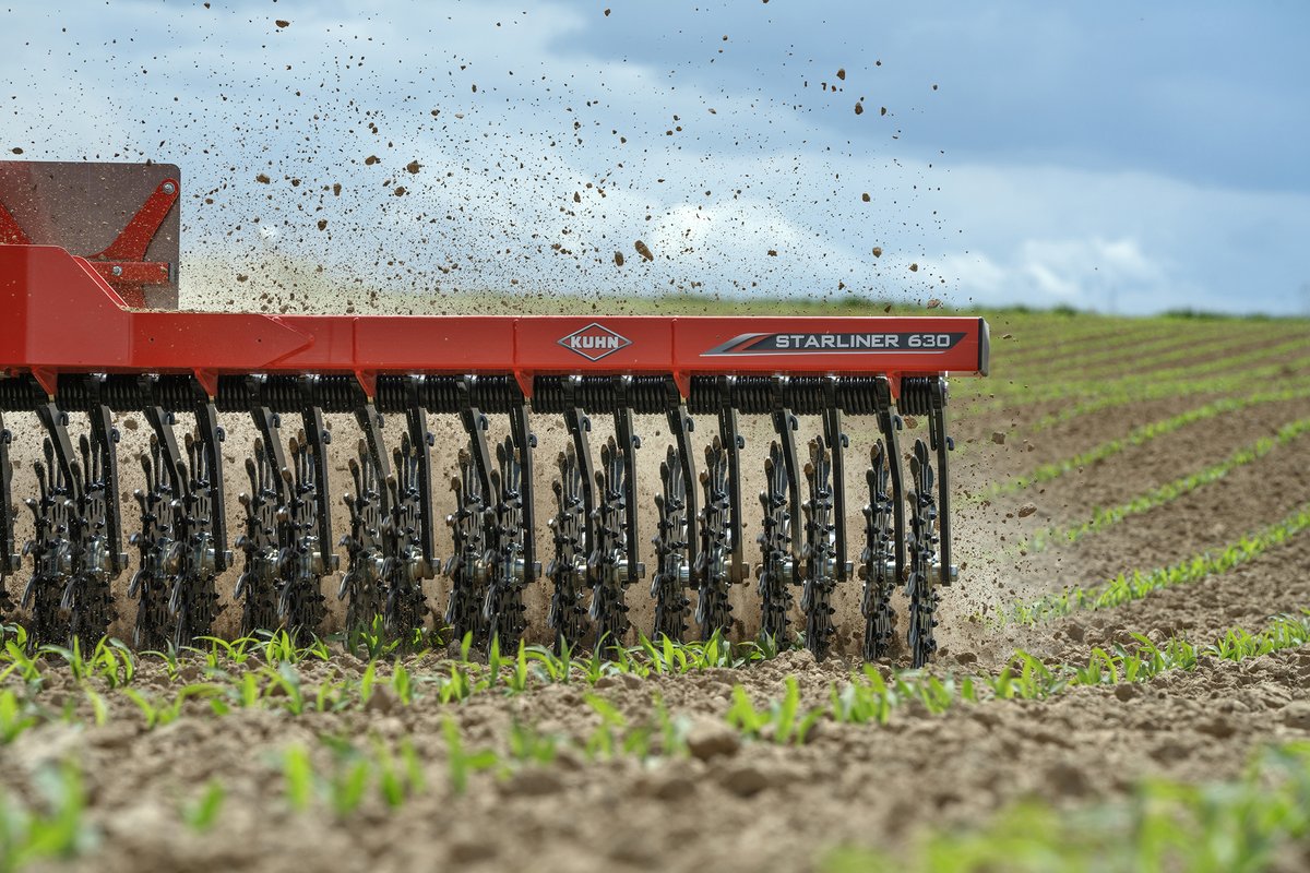 KUHN_UK's tweet photo. KUHN is redefining mechanical weeding!🌱
Introducing the STARLINER rotary hoe - engineered for high-speed crust breaking and efficient weed control.
✅ Precision performance
✅ Maximum productivity

👉 Speak to your local dealer for info
#Bestrongbekuhn https://t.co/Fwz6NbPEw0