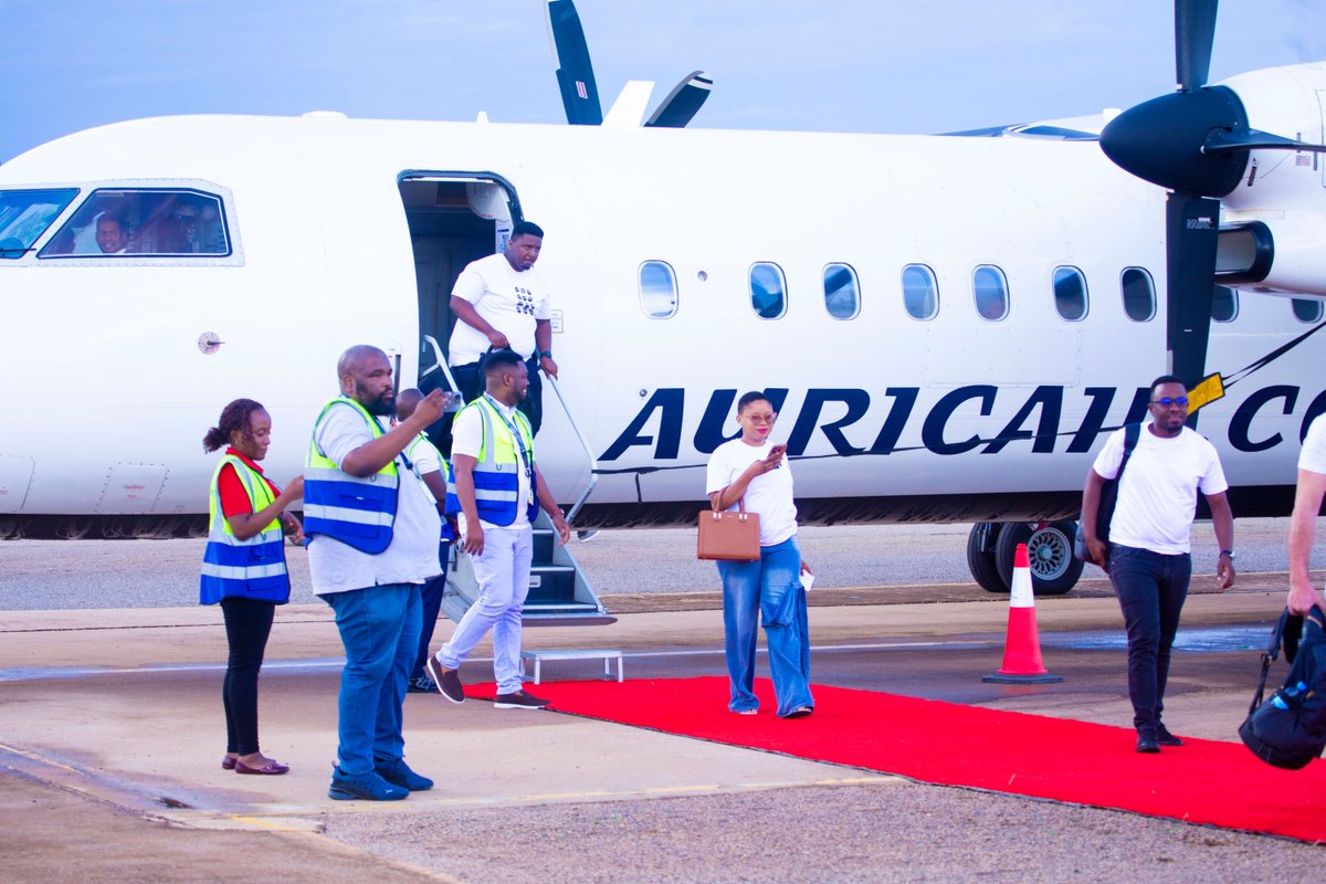 auricair's tweet image. ✈️ Auric Air yazindua safari mpya Kahama ⇄ Dar es Salaam, hatua muhimu kuimarisha muunganiko wa mikoa na fursa za biashara.

Uzinduzi ulihudhuriwa na Mhe. Frank Nkinda, Bi. Glory Absolm, Mhe. Shaban P. Mikongoti na wadau mbalimbali.

#AuricAir #NowFlying #Kahama #DarEsSalaam
