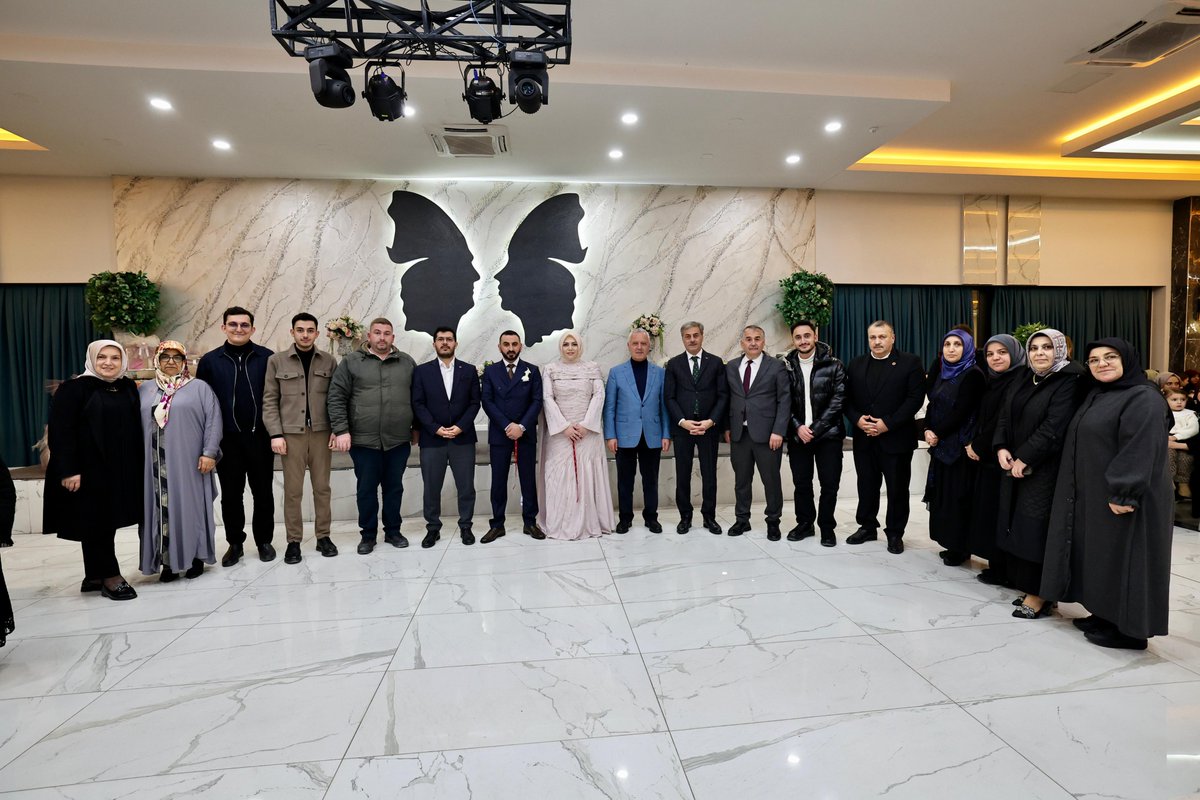 📍Adapazarı

Zeynep ile İsmail çiftinin nişan merasimlerine katılarak bu mutlu günlerinde heyecanlarına ortak olduk.
Şeker ve Acehan ailelerini tebrik ediyor, çiftimize ömür boyu mutluluklar diliyorum.
Allah tamamına erdirsin.