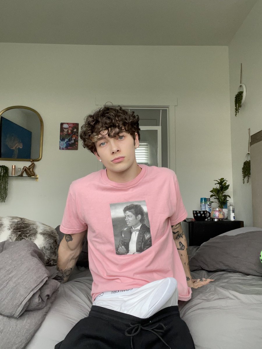 ElisonGrace's tweet image. If you’re curious, comments are below