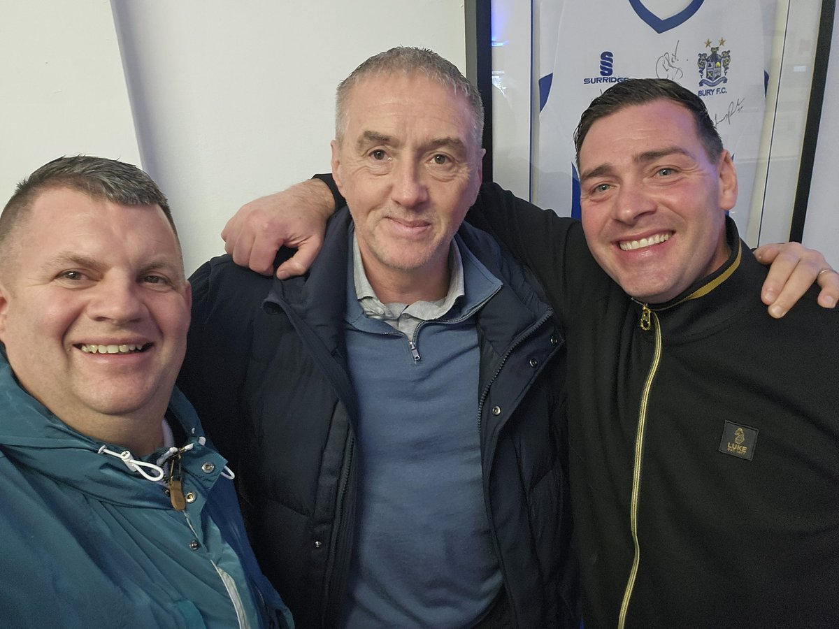 Long Trip Up 2 Bury 2day 2 see 1 of my best pals <a href="/PhilFox82/">Phil</a>   Bumped into this <a href="/buryfcofficial/">Bury Football Club</a> <a href="/CAFCofficial/">Charlton Athletic FC</a> Legend <a href="/deankiely40/">Dean Kiely</a>   Deano. Deano...  <a href="/buryfcofficial/">Bury Football Club</a> 2-1 <a href="/MossleyAFC/">Mossley AFC</a> #UTS #groundhopping