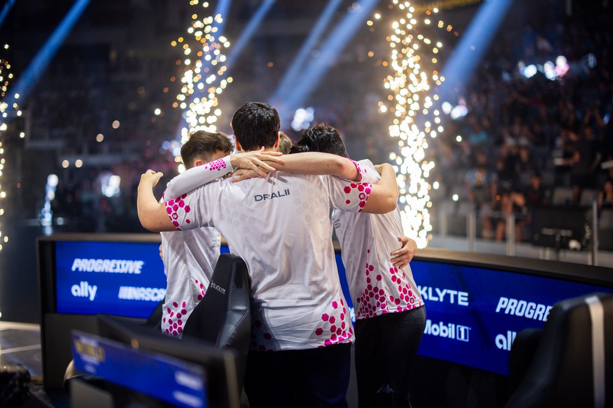 Shifters tweet media