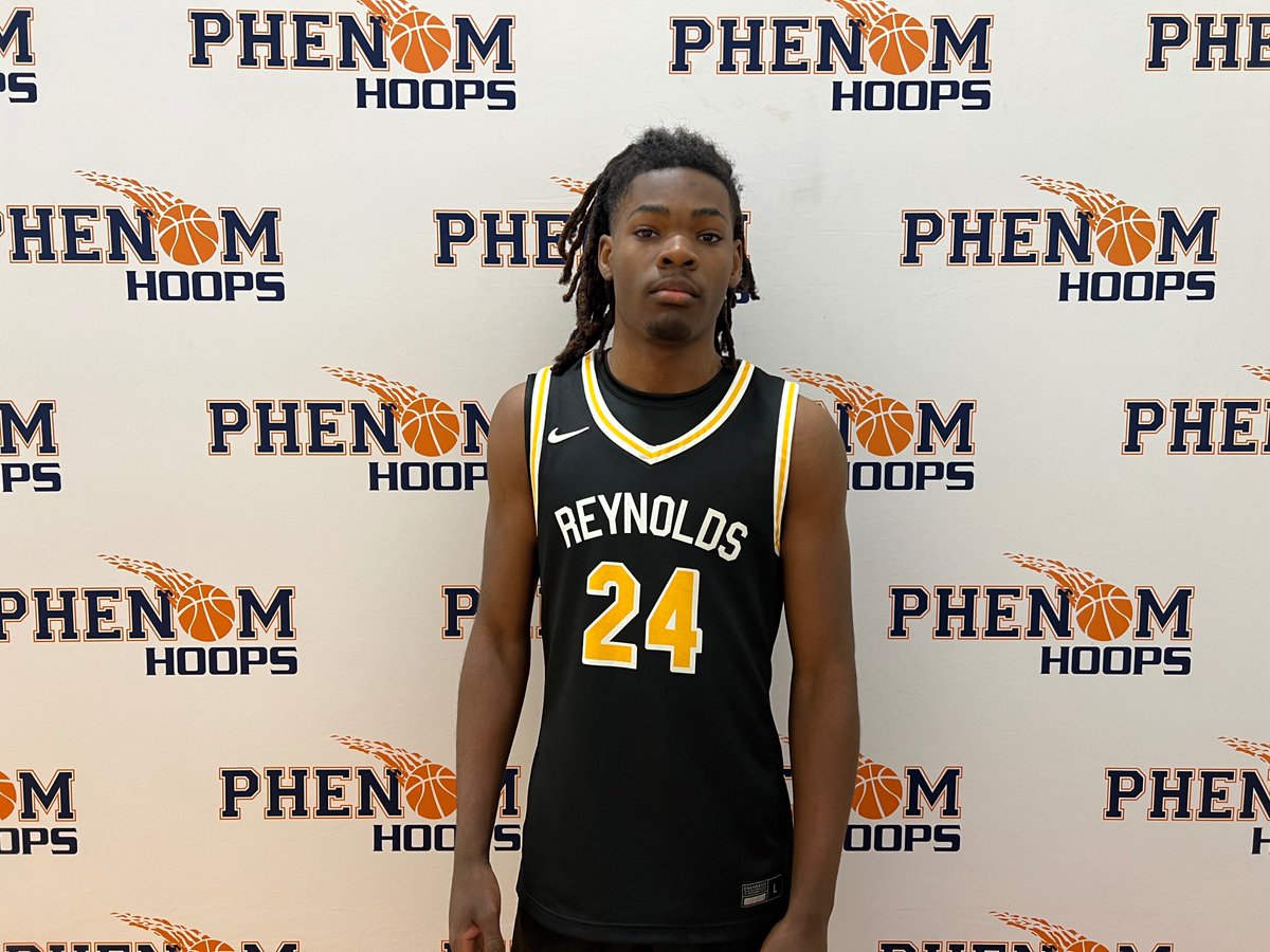 colbylewis20's tweet photo. 6'4 2027 Kingston Carmichael (Reynolds) shoots the ball with confidence. Has the ability to get hot from behind the arc. Capable of getting to his spots &amp; rising up over defenders. #PhenomGateCity https://t.co/rC9l1KViH0