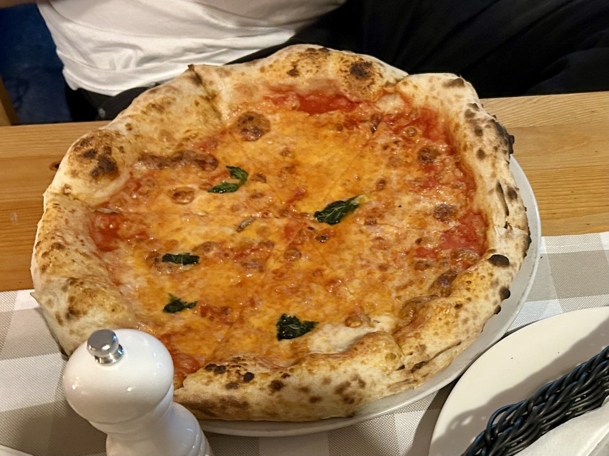 doc7austin's tweet photo. Trzebinia railway station, Małopolska, Poland:

Platform 1 for the 11:34 "L'Antica Stazione Restaurant Service" service to a cracking Pizza Margherita https://t.co/sw8braJXoI