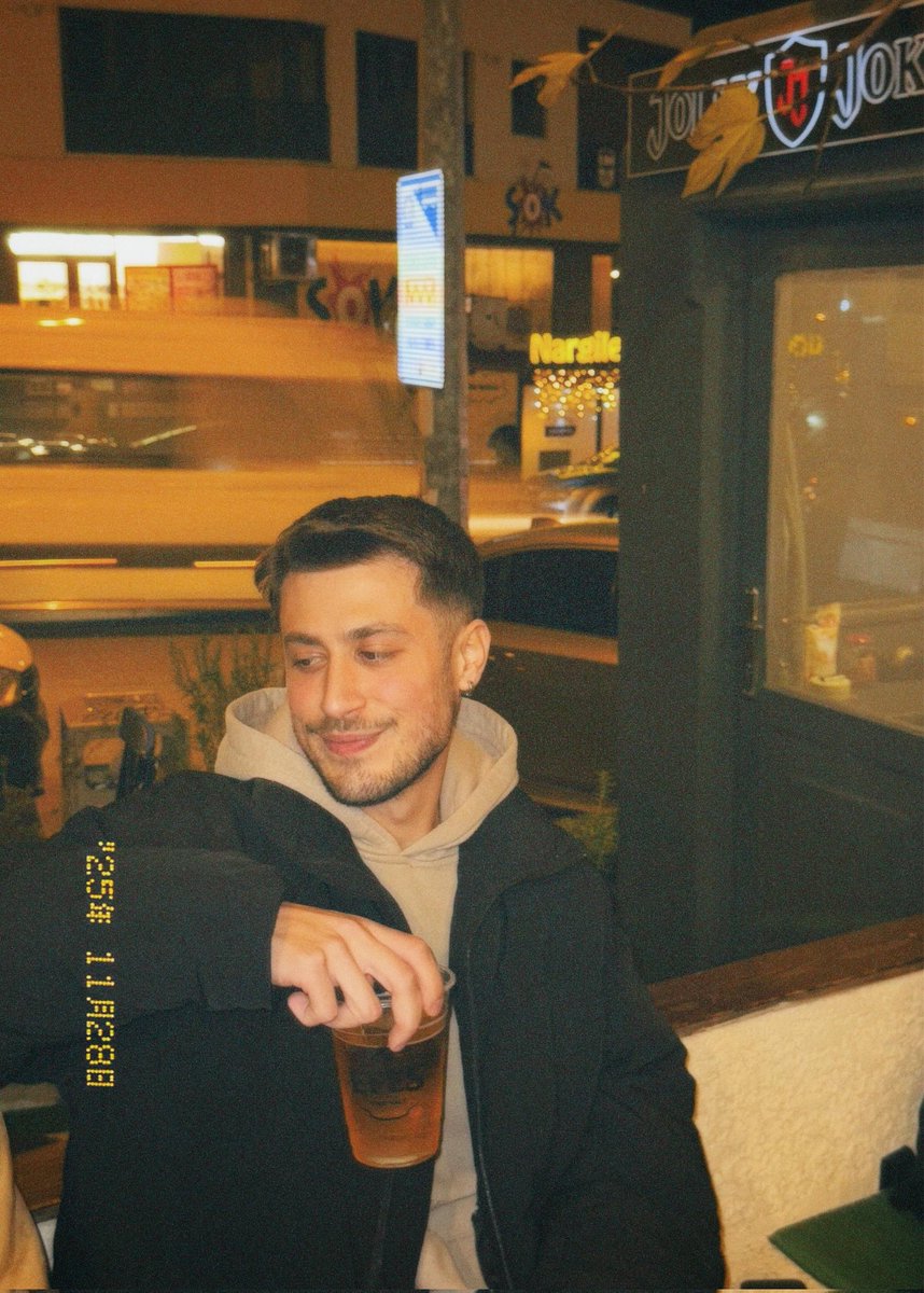 mucoconner's tweet image. Çocuklarıma babamın gençlik fotosuna bakın diye twit atabileceği bir miras bırakıyorum