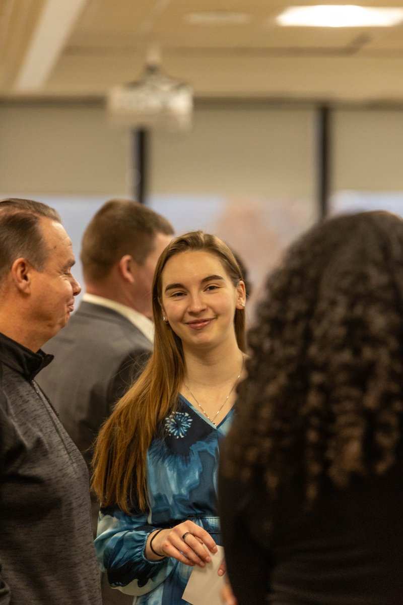 GenevaCollege's tweet image. Welcome, new alumni!!

Congratulations to all our December 2025 graduates and their families. Enjoy your feast day!

#genevacollege #madeforthis