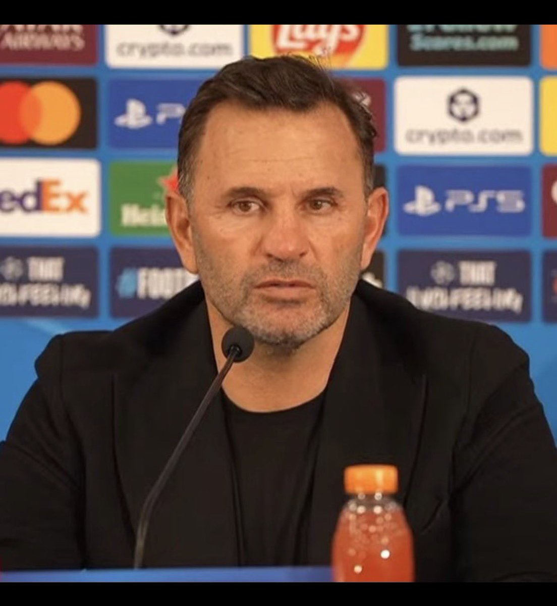 #ANTvGS
Galatasaray da kondisyonun olmadığını Osimen in son 2 maçtaki performans indan anlıya bilirsiniz  kondisyon 0  bu yüzden def ol git Okan buruk Avrupa’da rezil olmaktan bıktık 
 #Okanburukistifa