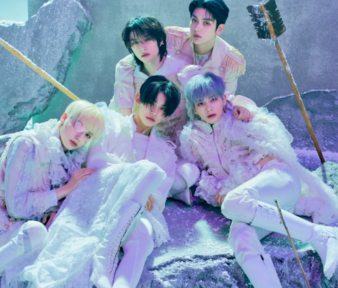 AboutMusicYT's tweet photo. The Chaos Chapter: Freeze by TXT is the highest rated album by a kpop boy group on Metacritic (89). https://t.co/mn8BdWtwsY