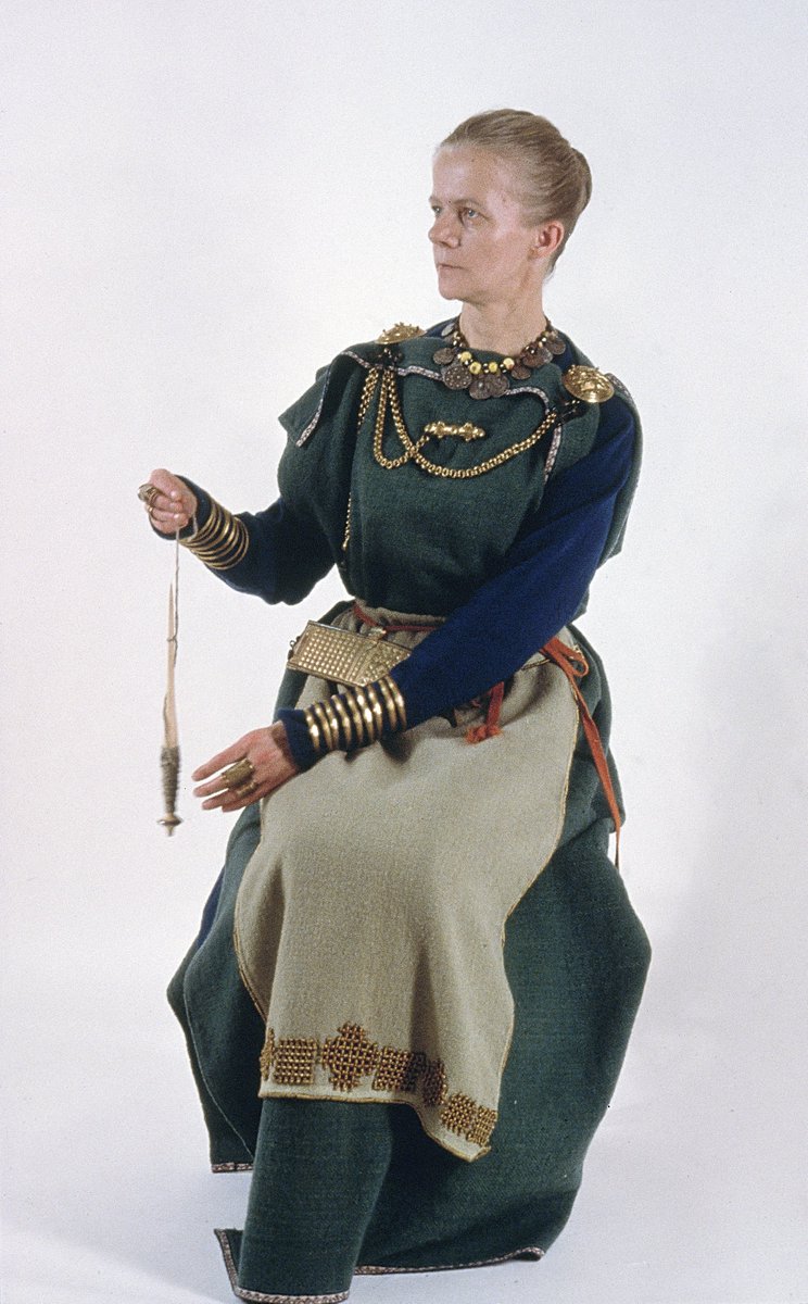 cornu__copia's tweet photo. Viking era woman's dress found in a Viking era grave in Eura, Western Finland. The only surviving complete pre-historic Finnish outift, which the researchers were able to fully reconstruct. https://t.co/h2bwZDMtvk