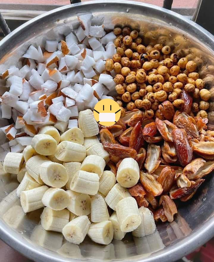 Natural foods for men’s sexual health

 🍌 Banana for energy
 🥥 Coconut for strength 
🌰 Tigernut for stamina
🌴 Dates for endurance
🍉 Watermelon for erection
🧄  Garlic boost testosterone 

Repost for others to learn!