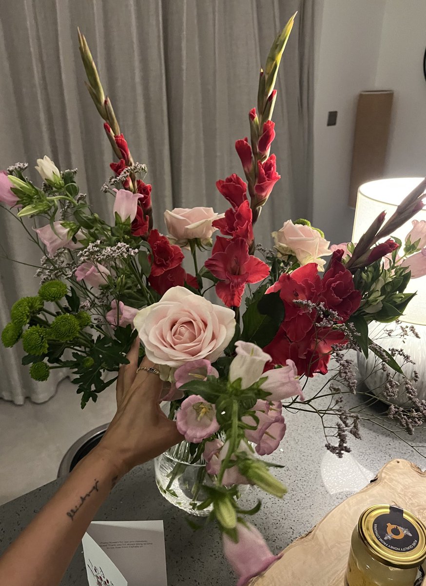 celestialbe1ng's tweet image. Buy her a bouquet of flowers. It’s literally that simple. The bar is literally on the floor.