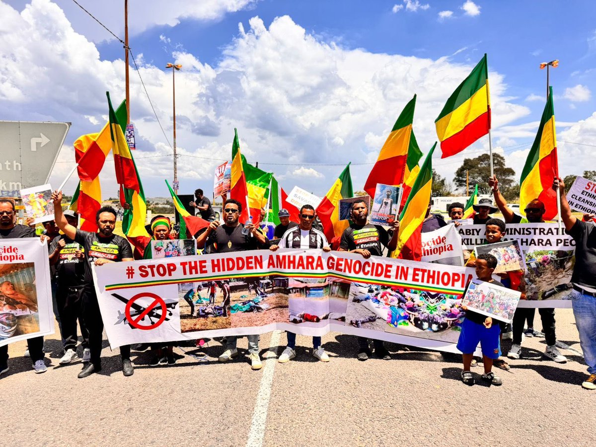 UniqueMoveon's tweet image. Thank you for being a voice for the voiceless #AmharaGenocide in #Ethiopia ፎቶ በደቡብ አፍሪካ የተሰማ ተቃውሞ!