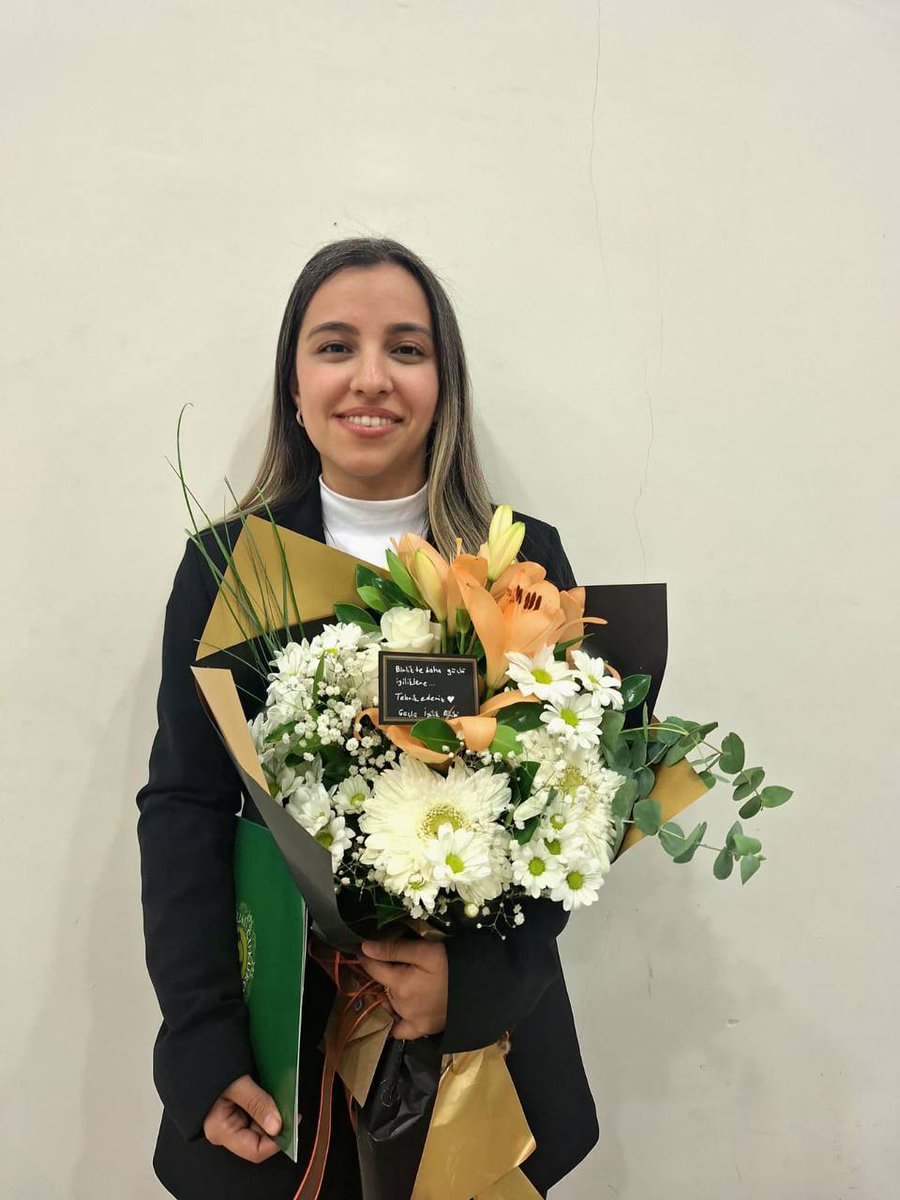gucluiyilik's tweet photo. Çukurova Üniversitesi’nin Toplumsal Katkı ve Sürdürülebilir Kalkınma Hedefleri kapsamında verdiği ödülü, Adana Saha Ekibi koordinatörümüz Gizem Yılmaz kazandı! 🌿✨
Gizem’i yürekten tebrik ediyor, ilham veren çalışmalarının devamını diliyoruz. https://t.co/kClJEWcwDK