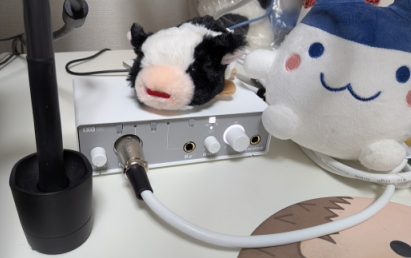 HanazonoGav's tweet photo. 先日から獰猛な獣🐰に配信機材を噛みちぎられてどったんばったんしてましたが、なんとかかんとか配信機材買い直したのでぼちぼちテスト作業配信していきます　いぬ～🐶 https://t.co/qka63bMPfX