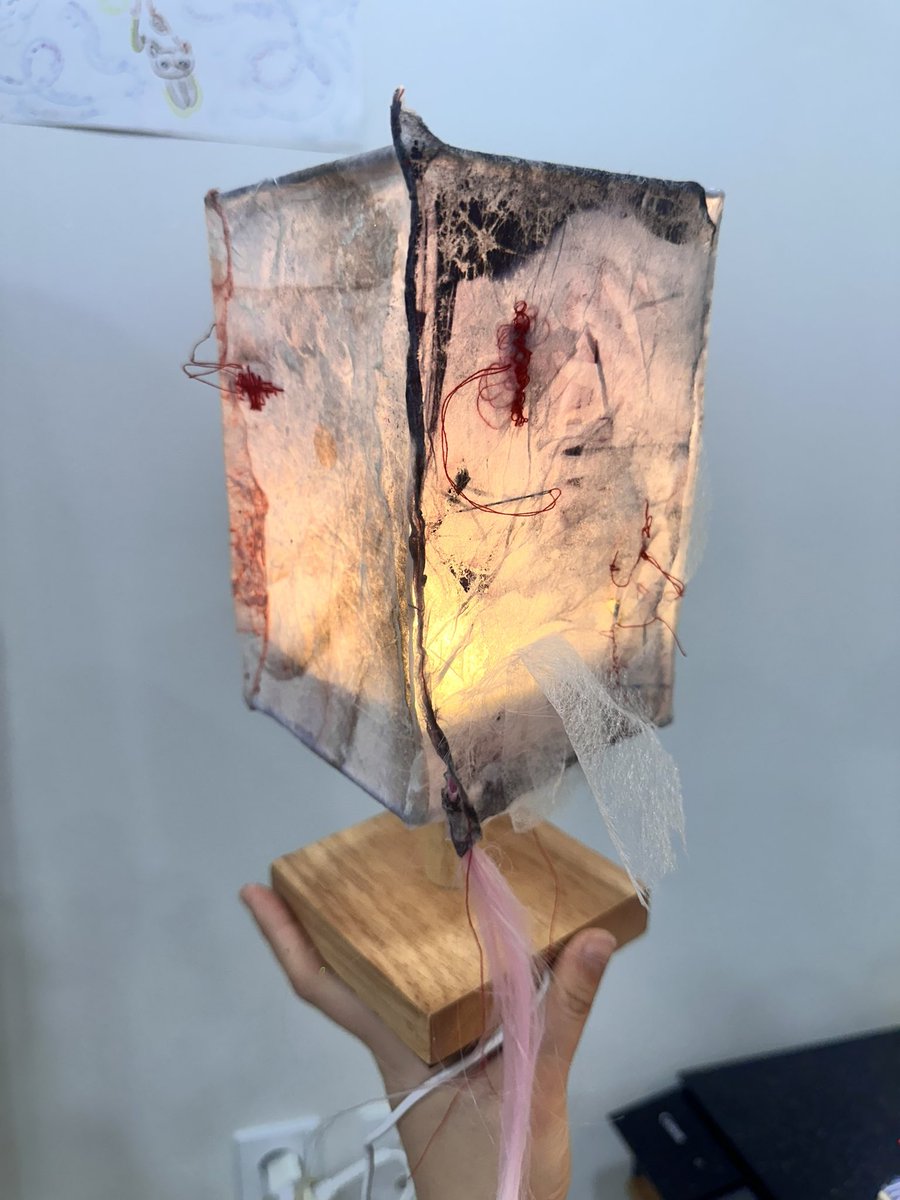 b_oooookiee's tweet image. 과제로 조명만들엇다!!