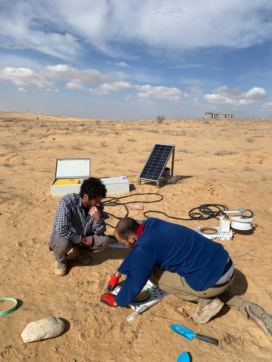 levintal_lab's tweet photo. We’re out in the field in full force this week measuring #greenhousegasemissions (#CO2 and #CH4) across terrestrial and aquatic systems. 
#CarbonCycle #Environment #FieldWork #EarthScience https://t.co/Y3cDzaYgnS
