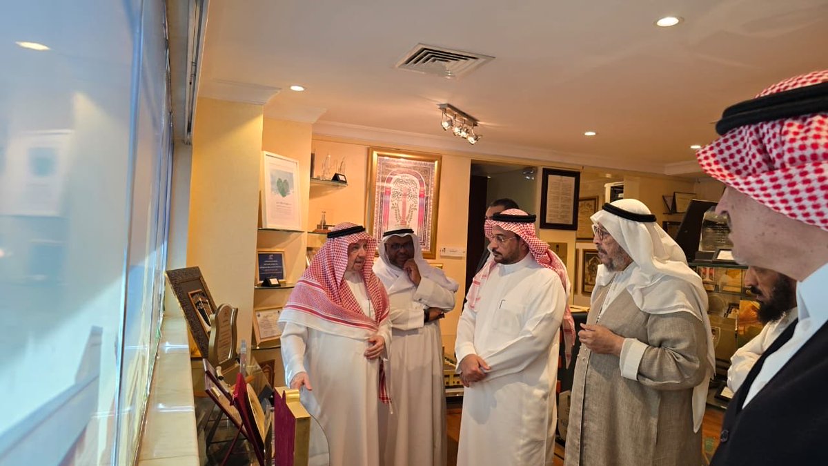 عقدت اليوم في جدة لجنة تحكيم مسابقة تصميم مسجد حي سكني بنسختها الثالثة برعاية مؤسسة حسن عباس شربتلي للمشاركة المجتمعية 
والتي تنظمها شعبة عمارة المساجد بجمعية #العمران وذلك لاختيار المشاريع الفائزة وسوف يتم الاعلان عنهم قريباً باذن الله،شكراً لكل من ساهم وشارك ونظم هذه الجائزة