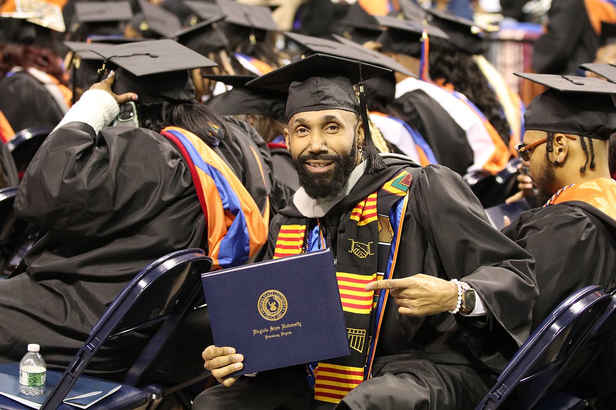 VSU_1882's tweet photo. FALL 2025 COMMENCEMENT!
Today, we celebrated achievement, resilience, and the promise of a GREATER future.  Congratulations to our graduates!  More photos to come.
#GreaterHappensHere https://t.co/qFt7IfVCAi