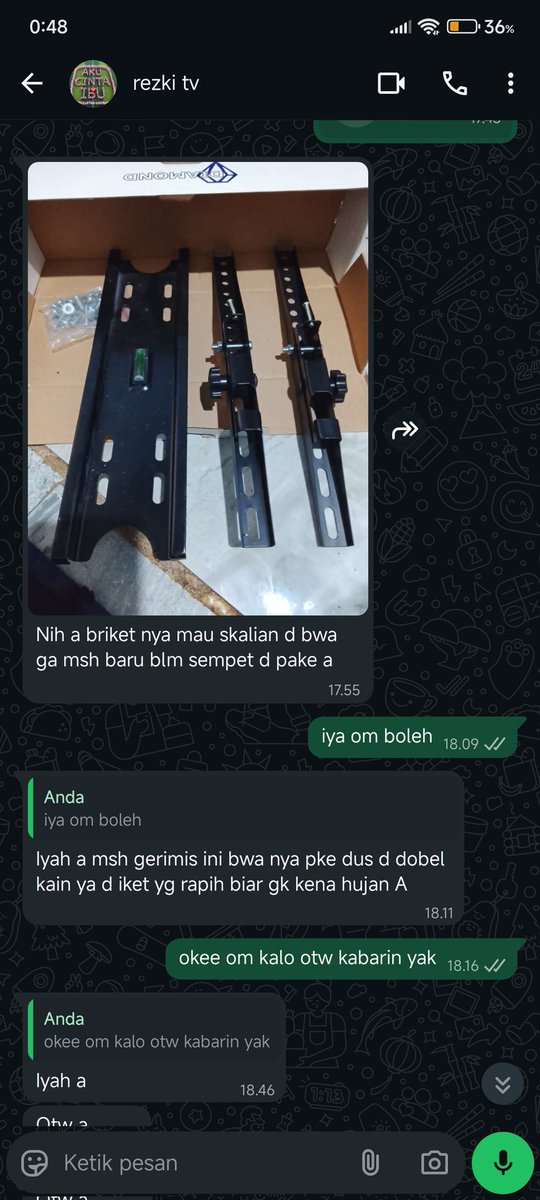 mbombob_cell's tweet photo. Hati hati buat yang beli tv di fb..
gw baru beli cod di bogor..
bilangnya samsung au7002 
tiap cek vidio dia ga kirim..
alesannya buat berobat ibu dia sakit sampai sumpah"..tv dimsukin rapet susah dibuka bwa istri hamil malem" pas dibuka zonk lcd rusak bukan smart tv tp analog https://t.co/57NkJQZsj3