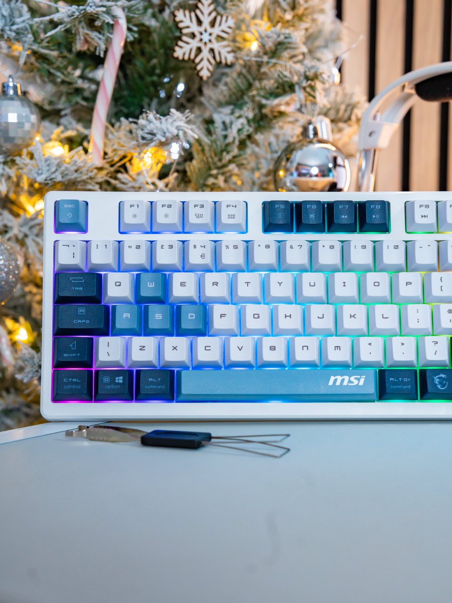 🎅🏻 12 Days of Spudmas Giveaways 🎁

Day 2 - MSI Forge GK600 TKL Wireless Gaming Keyboard ⌨️

To enter:

- Like and repost ❤️
- Follow <a href="/spuddgaming/">Spudd Tech 🎮</a> <a href="/SpuddPlays/">Spudd Plays</a> 
- Tag 2 friends and your fave game below! 🎮

Winner picked in a week! Good luck! 🎄