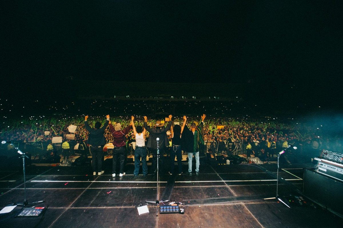 AngieC_m23's tweet image. Feliz cumpleaños a la banda global de músicos colombianos conscientes @MoratBanda