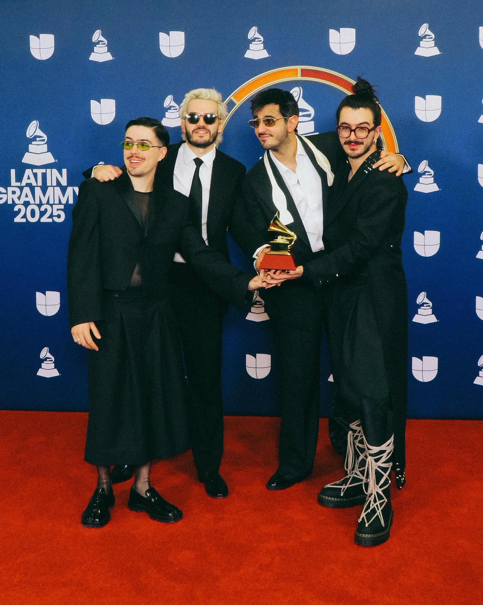AngieC_m23's tweet image. Feliz cumpleaños a la banda global de músicos colombianos conscientes @MoratBanda