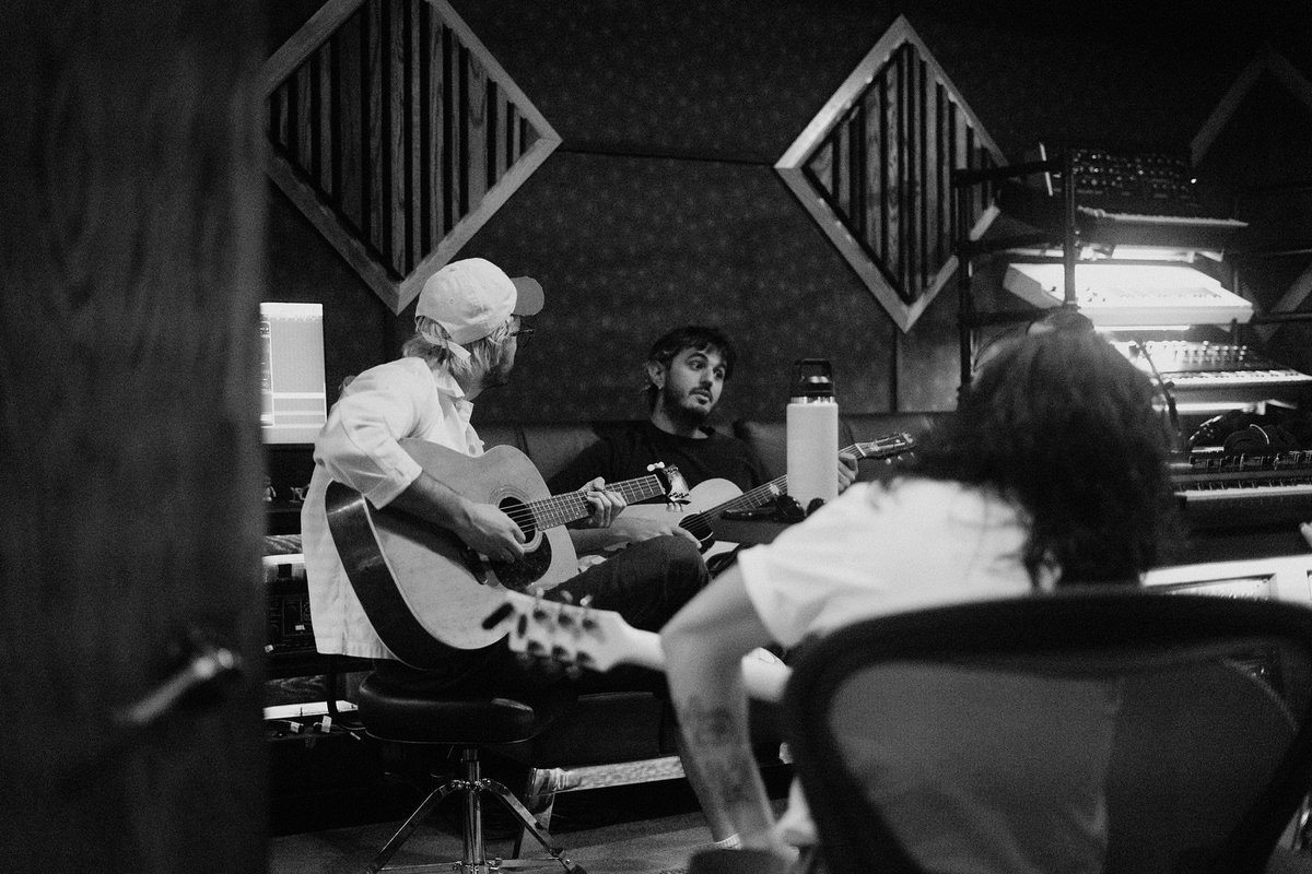 AngieC_m23's tweet image. Feliz cumpleaños a la banda global de músicos colombianos conscientes @MoratBanda